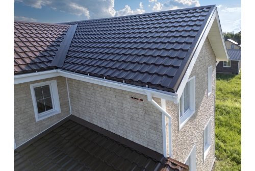 Металлочерепица "Квинта плюс" ("Kvinta plus") 0,5 Satin RAL 8017 шоколад ПрофЛайн, купить Металлочерепица "Квинта плюс" ("Kvinta plus") 0,5 Satin RAL 8017 шоколад в ПрофЛайн