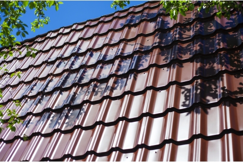 Металлочерепица "Квинта плюс" ("Kvinta plus") 0,5 Satin RAL 8017 шоколад ПрофЛайн, купить Металлочерепица "Квинта плюс" ("Kvinta plus") 0,5 Satin RAL 8017 шоколад в ПрофЛайн