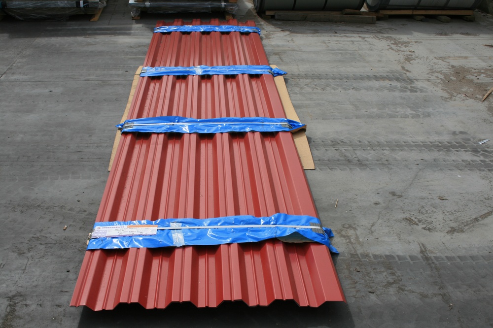 Профнастил Металл-Профиль НС-35 NormanMP 0.5 мм RAL 3005 Красное вино Профлайн