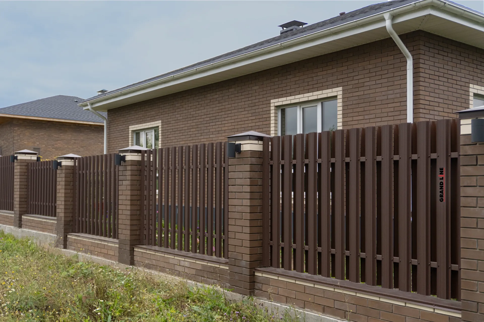 Установка забора из евроштакетника ПрофЛайн Установка забора из евроштакетника ПрофЛайн