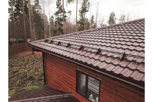 Металлочерепица "Квинта Уно" ("Kvinta Uno") 0,5 Satin RAL 8017 шоколад ПрофЛайн, купить Металлочерепица "Квинта Уно" ("Kvinta Uno") 0,5 Satin RAL 8017 шоколад в ПрофЛайн