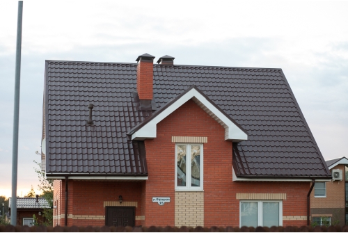 Металлочерепица Классик ("Classic") v02 0,5 Satin RAL 8017 шоколад ПрофЛайн, купить Металлочерепица Классик ("Classic") v02 0,5 Satin RAL 8017 шоколад в ПрофЛайн